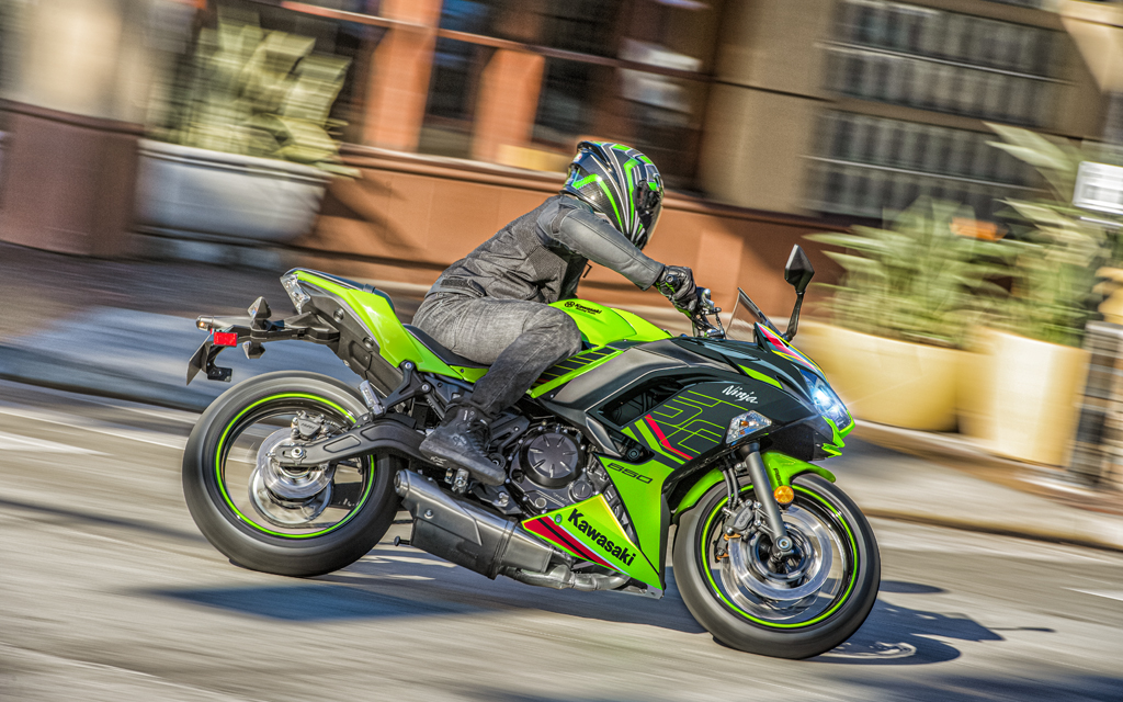 Les moteurs Kawasaki Canadien annonce sa gamme de motos de route 2023