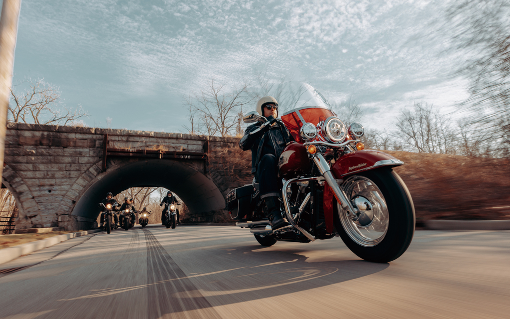 Harley-Davidson lance les collections de motos Icons et Enthusiast 2024